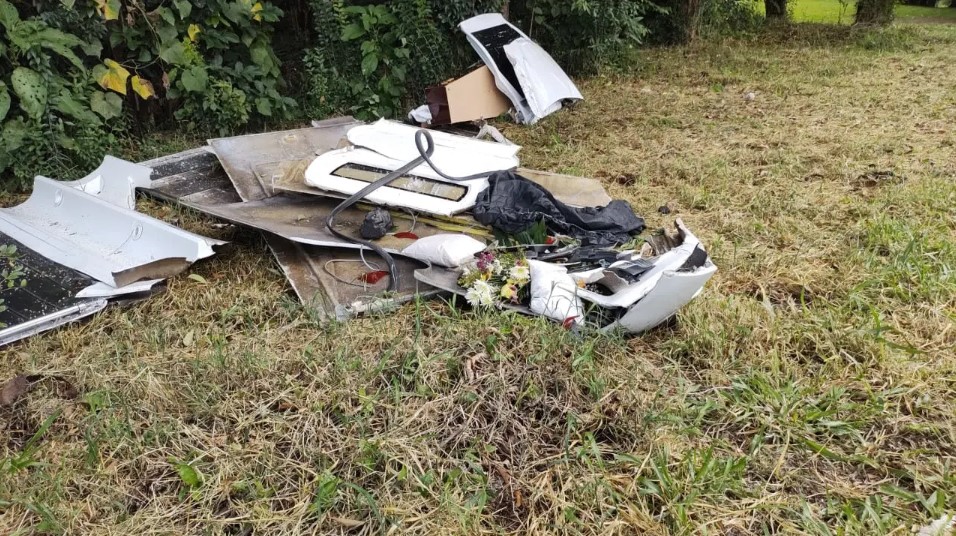 Carro de funerária capota e corpo de idosa é ejetado na BR-277