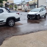 Imagem referente a Strada e HB20 colidem no Centro de Cascavel