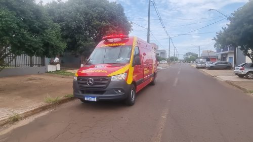 Imagem referente a Idosa pisa em falso ao descer do ônibus e fica ferida no Cascavel Velho