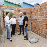 Imagem referente a Prefeito vistoria construção de 145 casas para famílias em situação de vulnerabilidade social