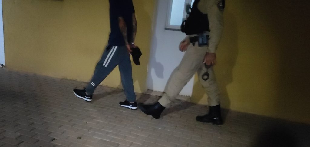 Indivíduo é preso pela quarta vez furtando farmácia no centro de Cascavel Indivíduo é preso pela quarta vez furtando farmácia no centro de Cascavel