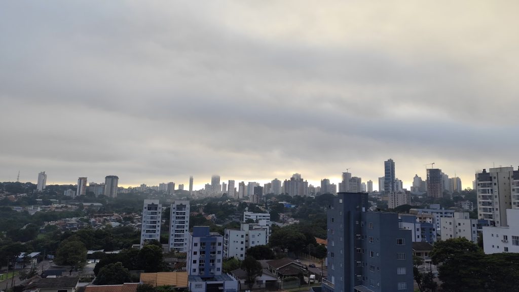 Previsão de sol entre nuvens e máxima de 28°C nesta sexta-feira em Cascavel Previsão de sol entre nuvens e máxima de 28°C nesta sexta-feira em Cascavel