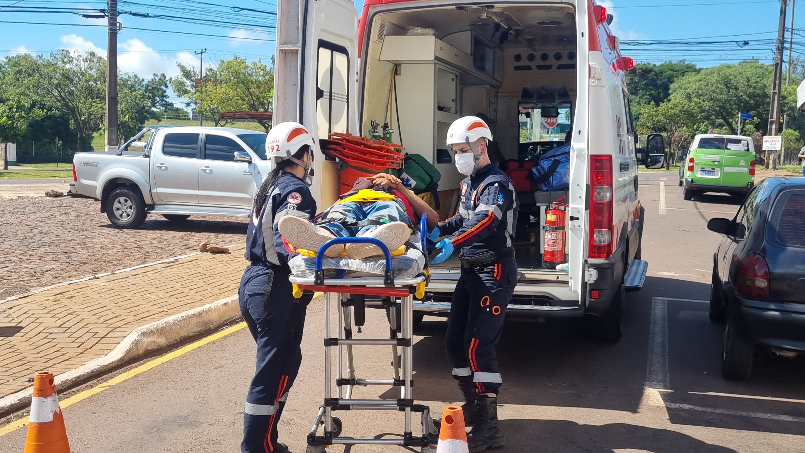 Trabalhador cai da laje no Bairro Santo Onofre Trabalhador cai da laje no Bairro Santo Onofre