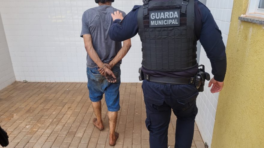 GM prende suspeito de furto em obra no Cascavel Velho
