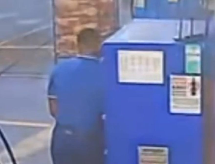 Teto de posto voa em Limeira e frentista se salva; assista