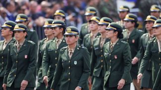 Sete mil mulheres se alistam no serviço militar em 2 dias