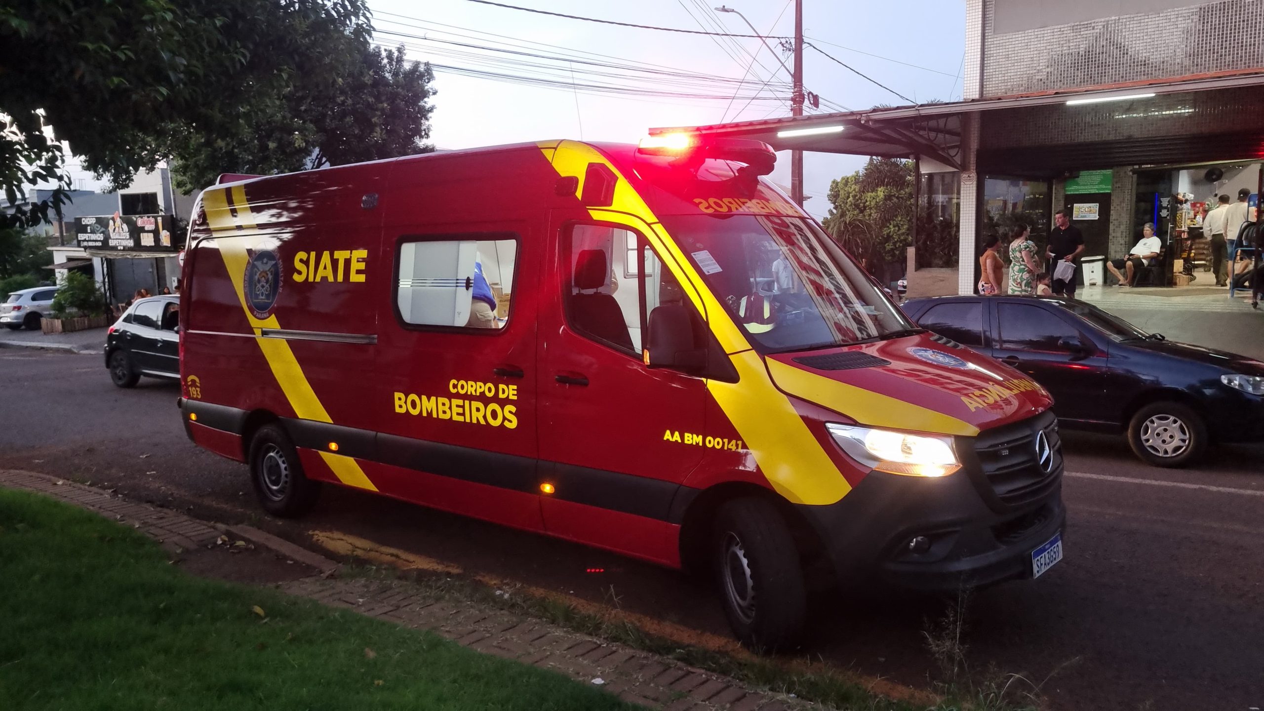 Mulher fica ferida após acidente no Bairro Santa Cruz em Cascavel