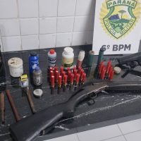 Imagem referente a Polícia apreende armas após homem de 62 anos ameaçar vizinhos