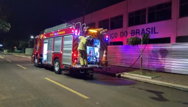 Imagem referente a Foco de incêndio em edificação mobiliza Corpo de Bombeiros no Maria Luiza