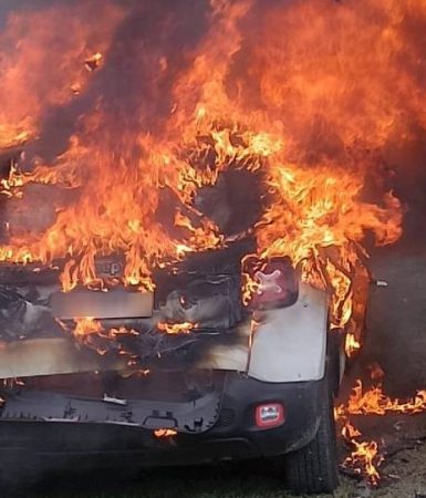 Imagem referente a Cascavelense ateia fogo no próprio corpo e morre carbonizado dentro de carro em Matinhos