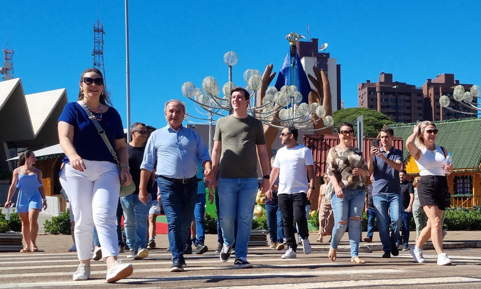 Programa marca a implementação do transporte gratuito aos domingos em Cascavel Programa marca a implementação do transporte gratuito aos domingos em Cascavel