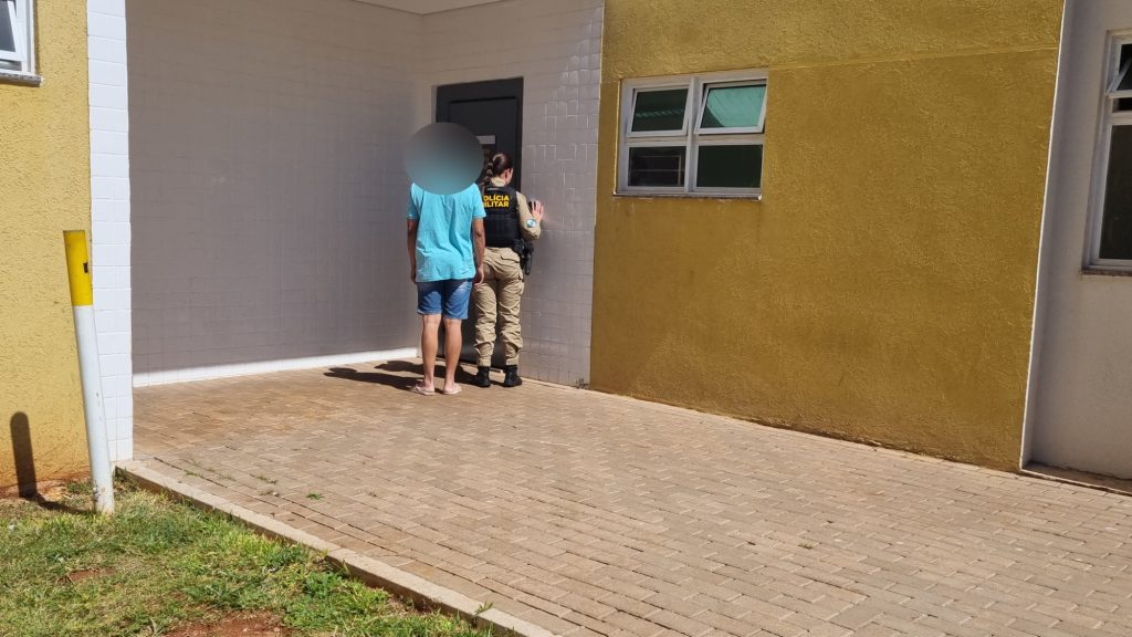 Casal homoafetivo discute e caso vai parar na delegacia