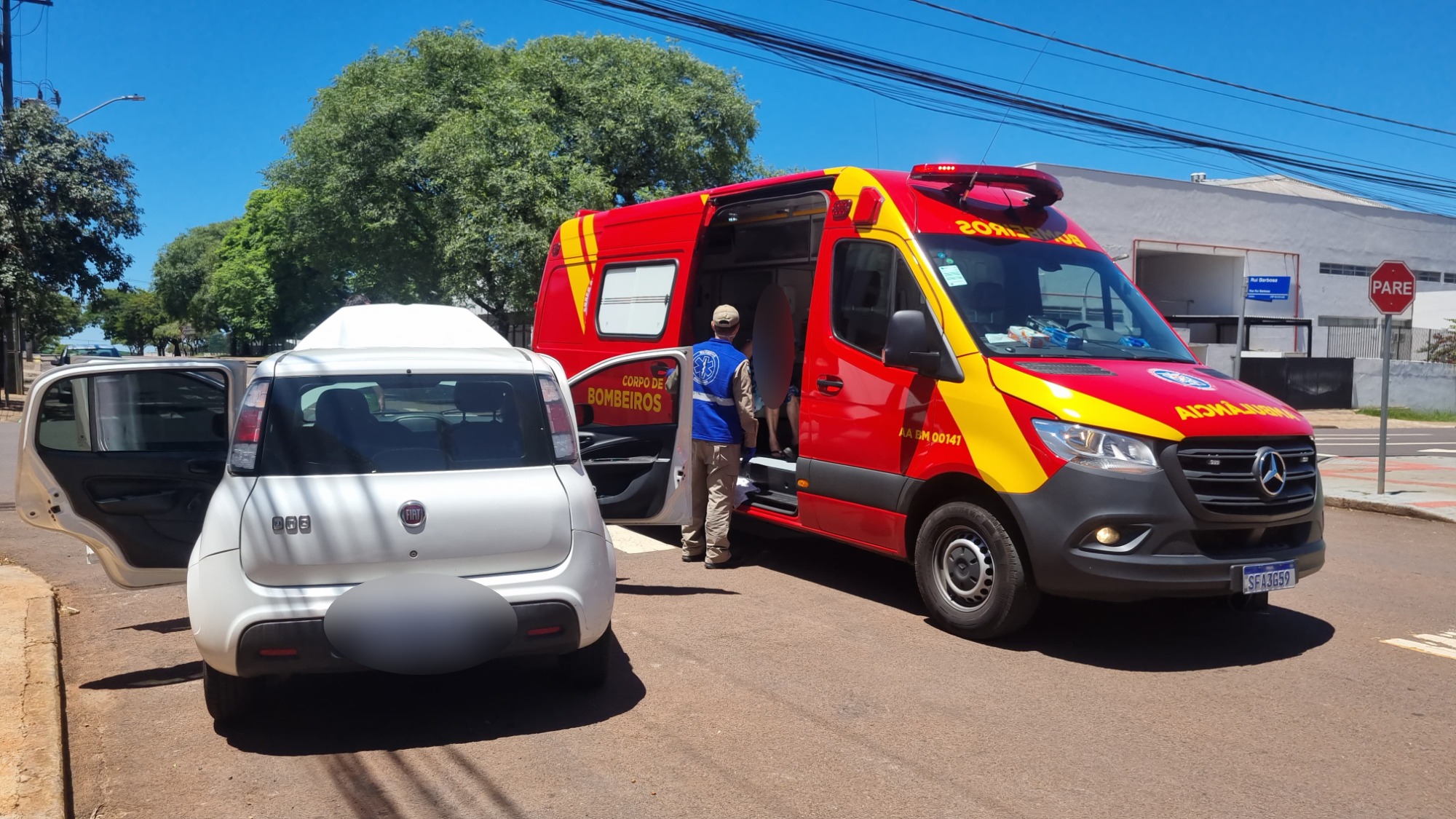 Acidente envolve 3 carros no Centro de Cascavel Acidente envolve 3 carros no Centro de Cascavel