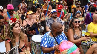 Abertura não oficial do carnaval reúne foliões no Rio de Janeiro