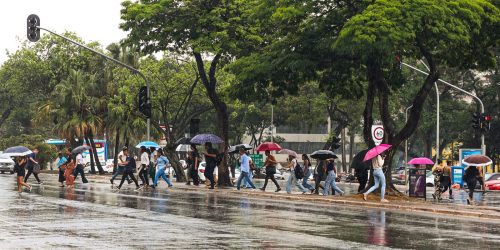 Imagem referente a Inmet alerta para chuvas em grande parte do país