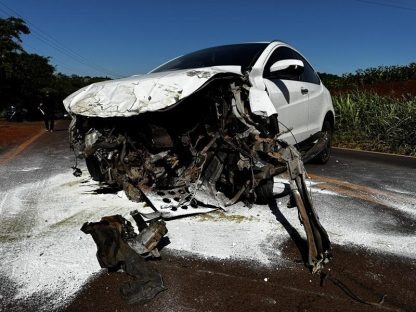 Imagem referente a Acidente de trânsito deixa veículos destruídos na PR-491, mas sem feridos