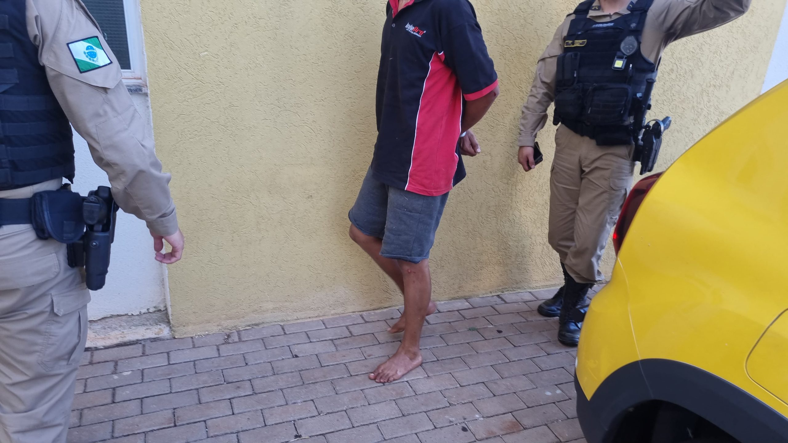 Homem é detido após vítima de furto o reconhecer e acionar a polícia