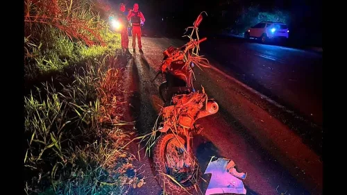 Imagem referente a Motociclista morre após colisão com Audi na BR-153; motorista de carro é detido por embriaguez