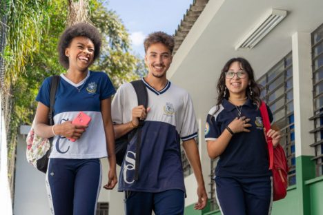 Imagem referente a Em 2025, ensino estadual terá mais cursos técnicos, novos professores e kits escolares