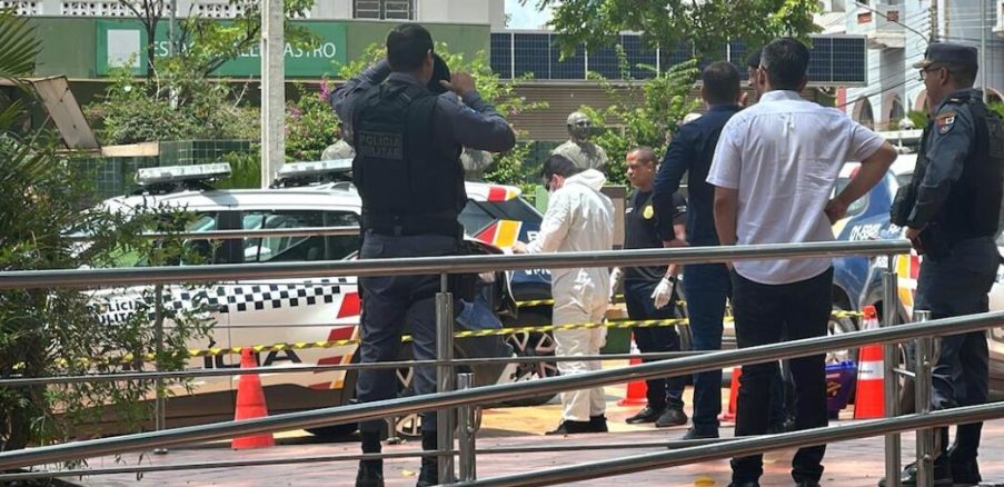 Tragédia e mistério: homem entra sozinho em viatura e é encontrado morto