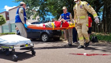 Imagem referente a Motociclista bate em carro parado e é socorrido pelo Siate no São Cristóvão