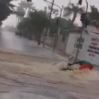 Imagem referente a Motociclista arrastado por enxurrada é encontrado sem vida