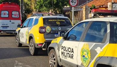 Imagem referente a Criança autista e com deficiência visual liga para diretora da escola após ouvir mãe ser assassinada