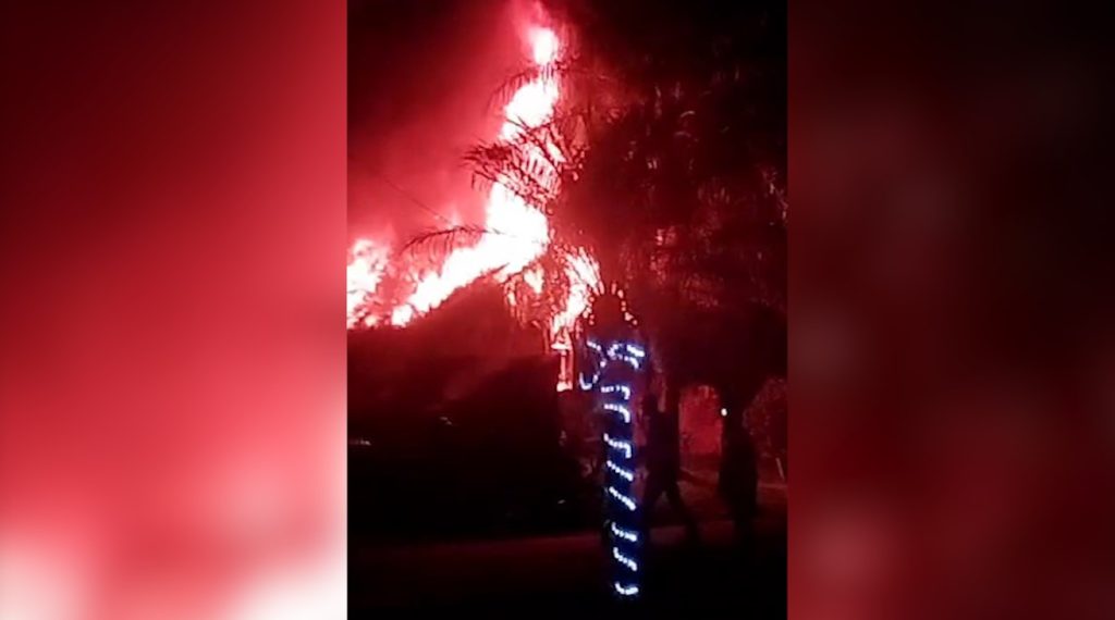 Homem coloca fogo na própria casa após briga com esposa em Janiópolis Homem coloca fogo na própria casa após briga com esposa em Janiópolis