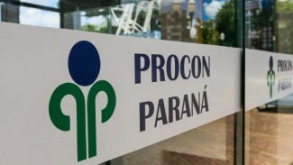 Procon-PR lança cartilha para orientar consumidores na volta às aulas Procon-PR lança cartilha para orientar consumidores na volta às aulas