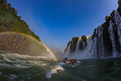 Imagem referente a 894 mil turistas estrangeiros: Paraná foi o 3º principal destino no Brasil em 2024