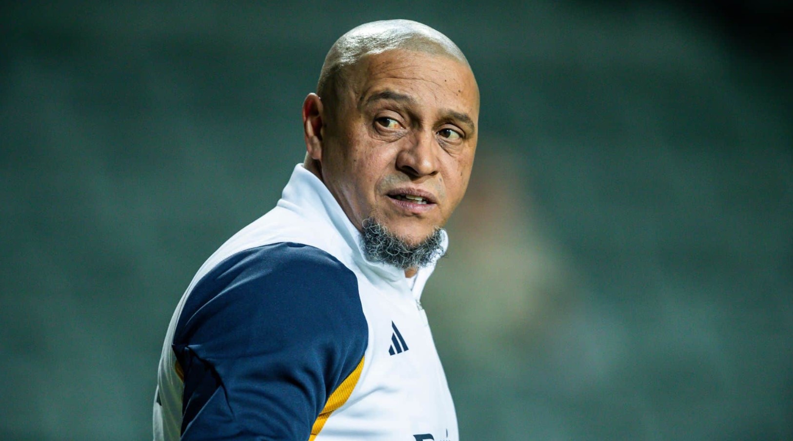 Roberto Carlos está dormindo no CT do Real Madrid após divórcio