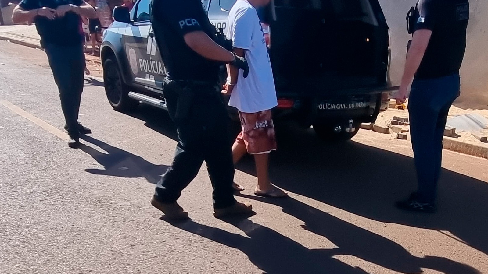 Delegacia de Homicídios cumpre mandados de prisão e busca e apreensão no Cascavel Velho