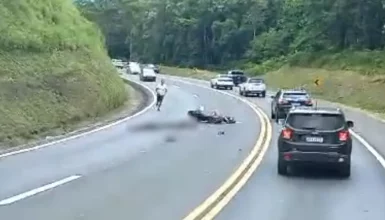 Imagem referente a Rodovia da morte: casal perde a vida após motocicleta tombar em curva na BR-277