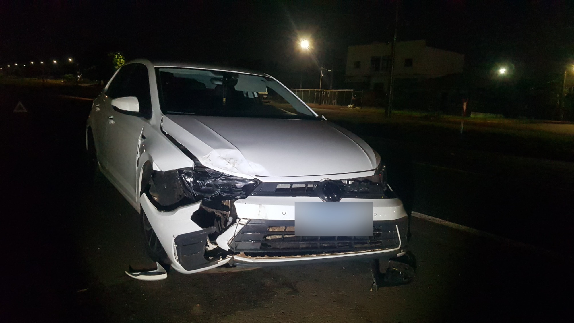 Polo fica destruído em acidente com caminhão na rodovia BR-277 em Santa Tereza do Oeste