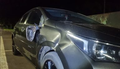 Imagem referente a Homem destrói carro de sogra após separação e foge, no bairro Brasília