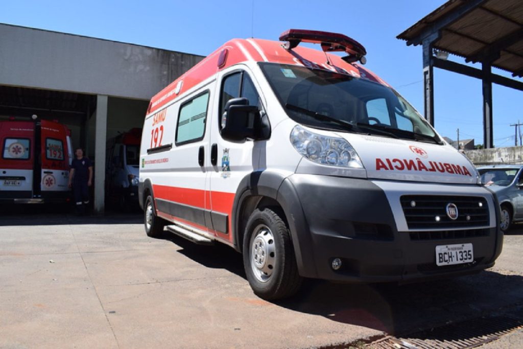 Homem furta ambulância do Samu, algumas horas depois se entrega e abandona veículo em Foz Homem furta ambulância do Samu, algumas horas depois se entrega e abandona veículo em Foz