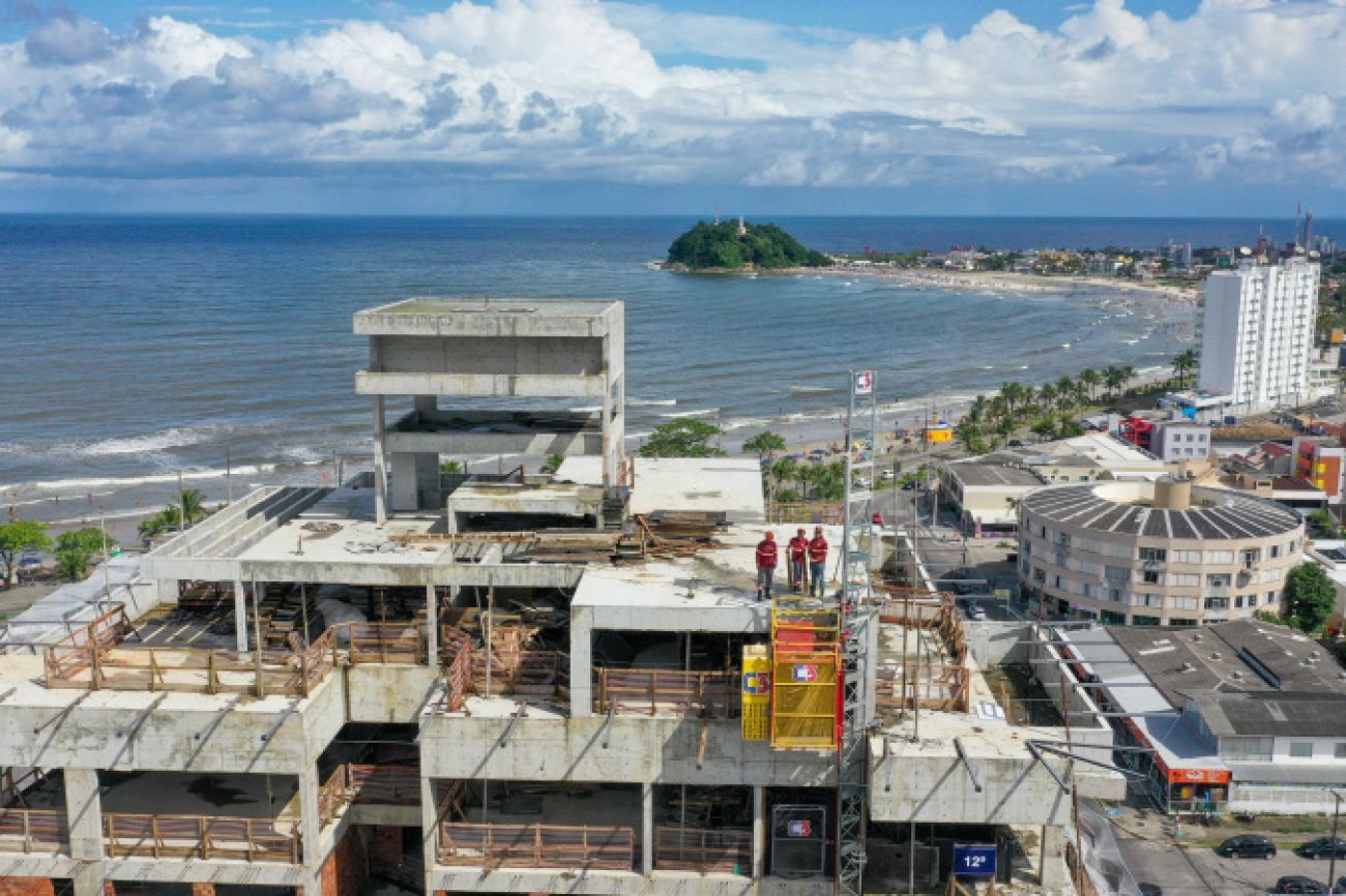 Prédios novos e alto padrão: ponte impulsiona setor imobiliário em Guaratuba Prédios novos e alto padrão: ponte impulsiona setor imobiliário em Guaratuba