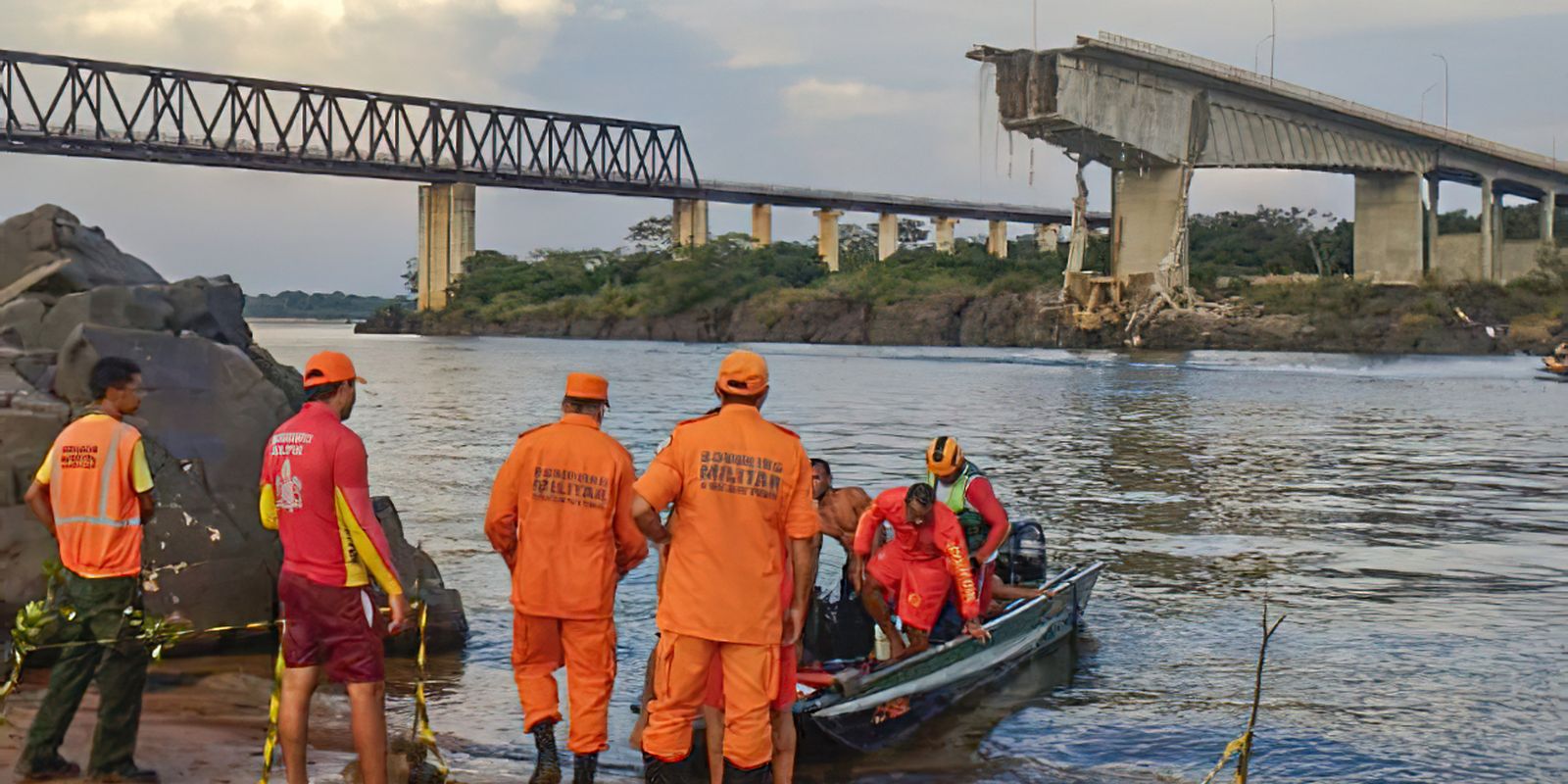 Marinha retoma busca por vítimas de queda de ponte entre MA e TO Marinha retoma busca por vítimas de queda de ponte entre MA e TO