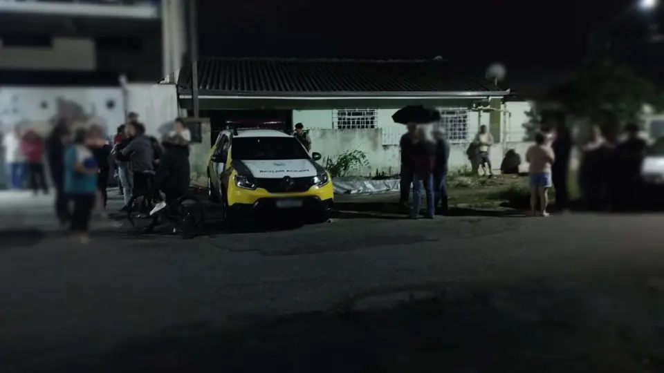 Homem é encontrado morto em casa e polícia suspeita que caiu enquanto mexia na caixa d’água Homem é encontrado morto em casa e polícia suspeita que caiu enquanto mexia na caixa d’água