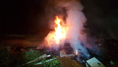 Imagem referente a Incêndio em vegetação no Bairro Universitário mobiliza equipe do Corpo de Bombeiros