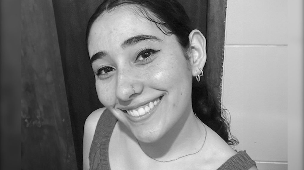 Jovem morre atropelada por caminhão na véspera do casamento e é sepultada vestida de noiva no Paraná Jovem morre atropelada por caminhão na véspera do casamento e é sepultada vestida de noiva no Paraná
