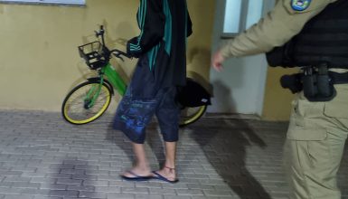 Imagem referente a Dupla é presa em flagrante após furtar bicicleta elétrica de aluguel no centro de Cascavel