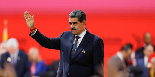 Imagem referente a Venezuela: Maduro assume 3º mandato e promete reforma na Constituição