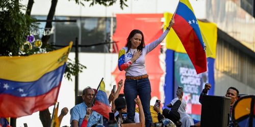 Imagem referente a Notícia da prisão de Corina, logo desmentida, tensiona posse de Maduro