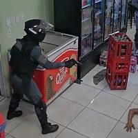 Imagem referente a PM atira em assaltante armado durante roubo a padaria