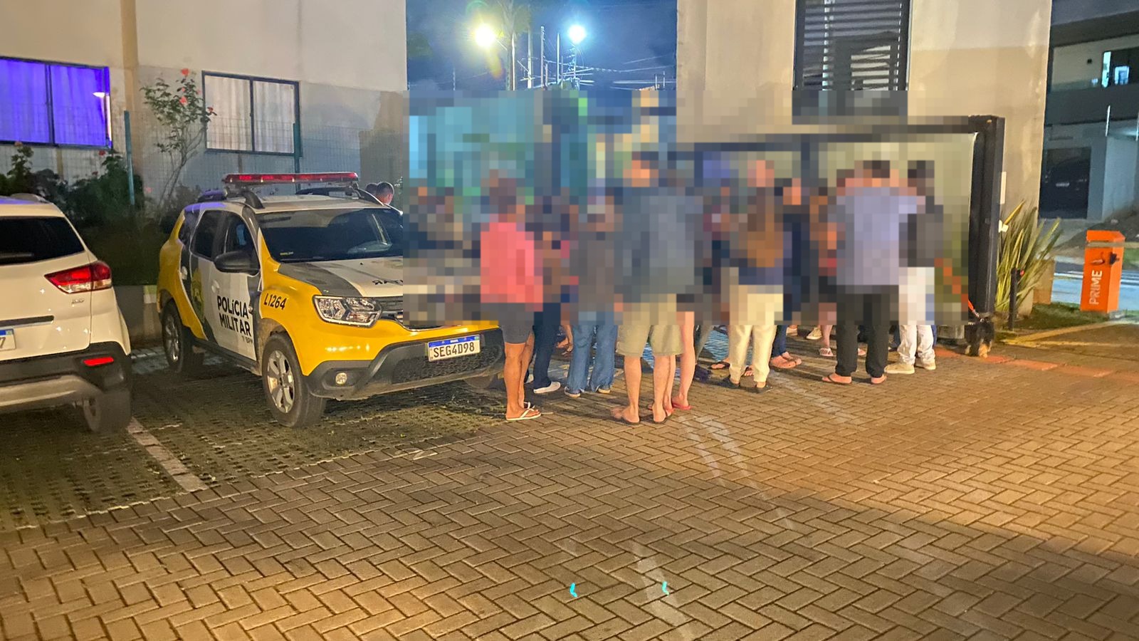 Moradores denunciam possível 'abuso de poder' em condomínio Imagem referente a Moradores denunciam possível 'abuso de poder' em condomínio