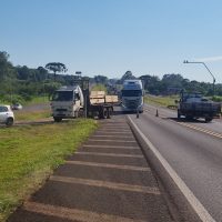 Imagem referente a Atenção: Caminhão com problemas mecânicos provoca desvio na BR-277