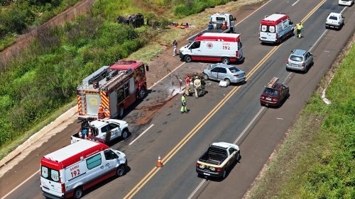 Imagem referente a Confirmadas três mortes e sete feridos em grave acidente na BR-277