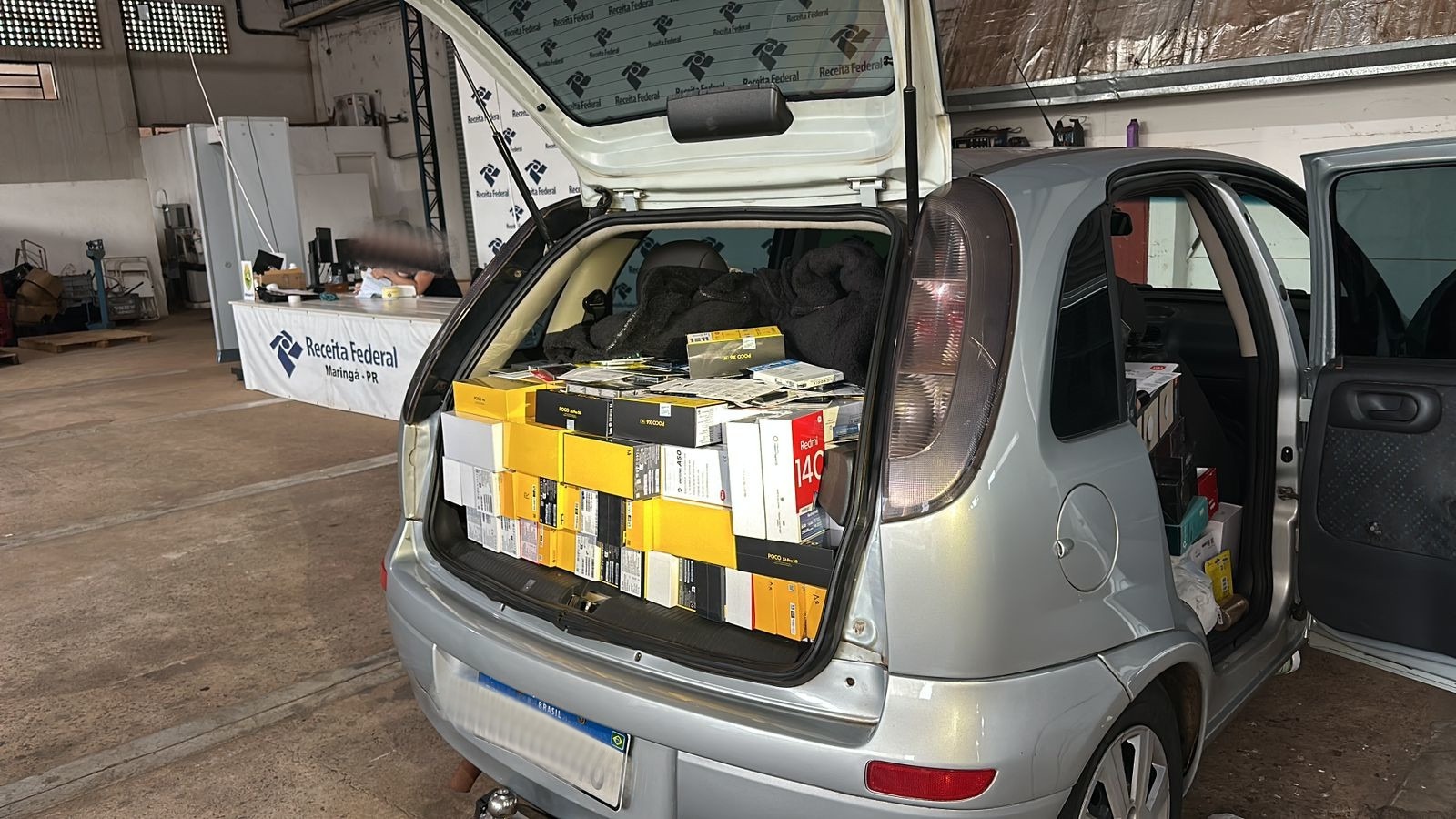 Receita Federal apreende R$ 200 mil em mercadorias ilegais durante operações na região de Maringá Receita Federal apreende R$ 200 mil em mercadorias ilegais durante operações na região de Maringá