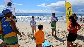 Veranistas podem fazer aulas gratuitas de bodyboarding em Matinhos e Pontal do Paraná